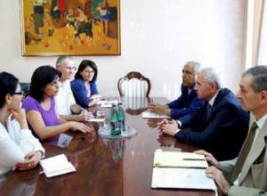 Հունգար պրոֆեսորի հետ քննարկել են ֆիլոքսերայի դեմ պայքարի միջոցառումները