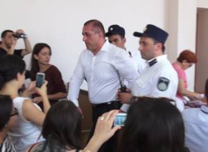 Инцидент в суде: прокурор покинул зал