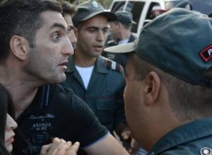 Вы закрыли Баграмян, а не мы: активисты - полицейским