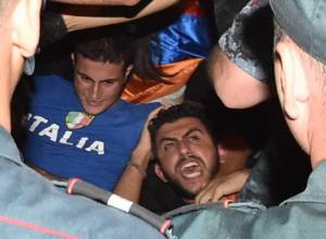 Полиция насильно открыла проспект Баграмяна: есть задержанные