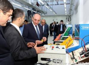 Французские депутаты на открытии ремесленного училища в Арцахе