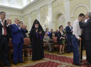 Церемония награждения по случаю Дня независимости