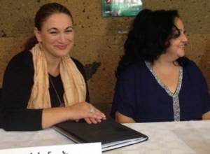 Все мы должны встать и бороться: турецкая певица – с армянским репертуаром