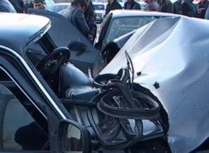 Около ресторана «Мшо оджах» автомобиль съехал с дороги и перевернулся в овраг