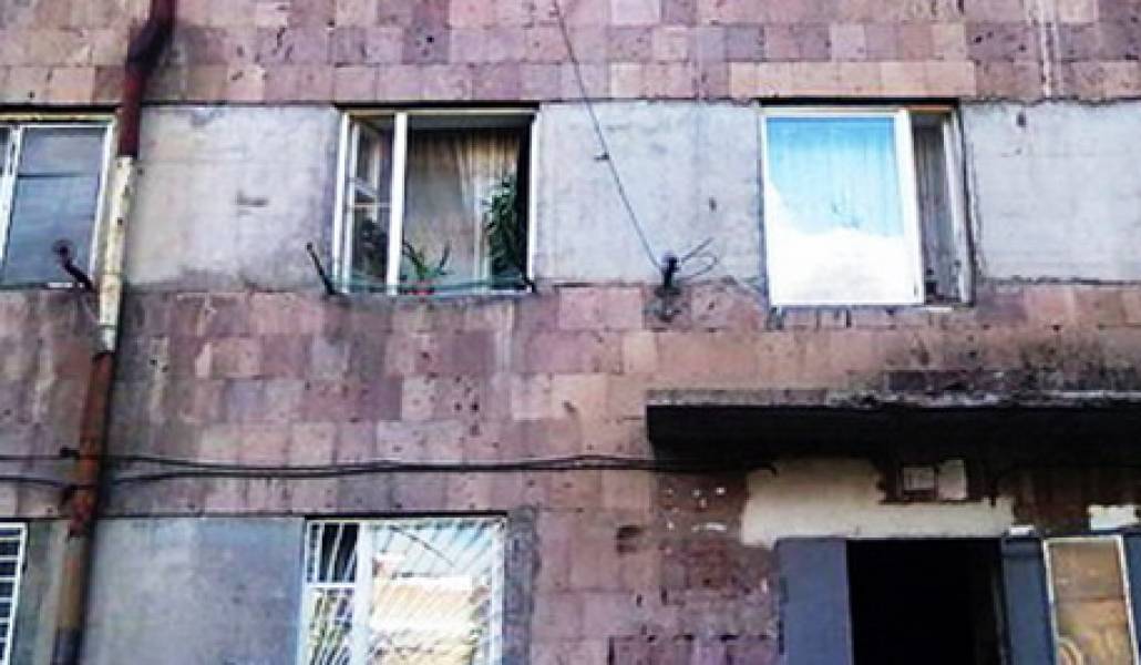 13.03.14-3896վթարային-շենք