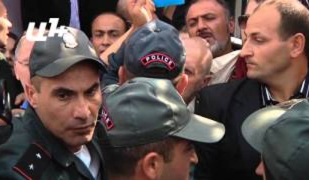 EJZ7EdhhE84