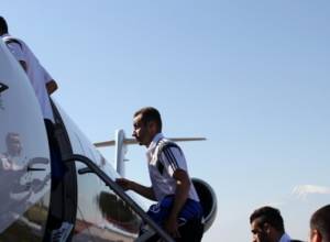 Ֆուտբոլի Հայաստանի հավաքականը Ֆրանսիա մեկնեց նախագահի գլխավորությամբ