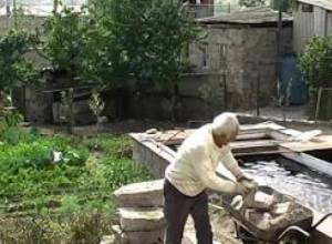 Из-за подземных вод разрушились кухонная стена и балкон