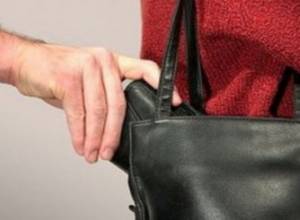 Փողոցում հափշտակել են քաղաքացու դրամապանակը