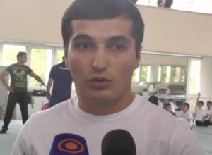 Guinness record holder wants to leave Armenia