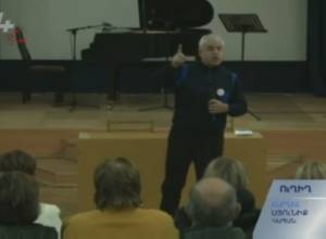 "Этот меч обезглавит нашу свободу": обсуждение в Капане