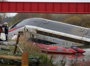 Five dead as high-speed train derails in France