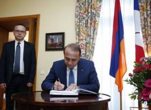 Armenian PM visits France embassy, offers condolences to French people