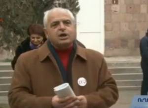 Authorities have doubled their property and deepened poverty, says Azat Arshakyan