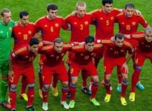 Հ. Մխիթարյանը, Ա. Օզբիլիզը, Յ. Մովսիսյանը՝ Ռուբեն Հայրապետյանին. news.am