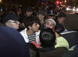 Члены "Красная карта" не дошли до резиденции