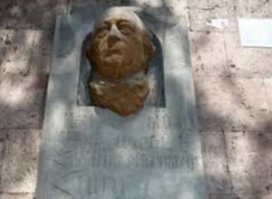 Համո Սահյանի որդին ստիպված է վաճառել հոր անտիպ արխիվը