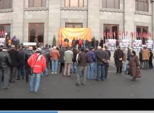 New Armenia rallies supporters at Liberty Square