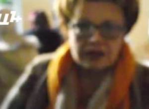 Председатель комиссии собственнолично подписывает вместо отсутствующих