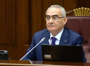 Ответ Заруи Постанджян Галусту Саакяну