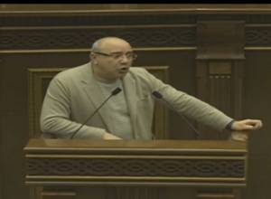 Каждый визит в банк обходится Гургену Арсеняну в 10000 драм