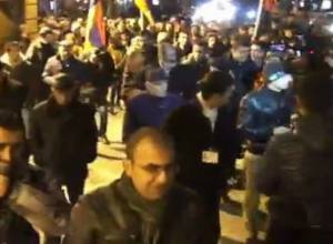 Citizens in Yerevan hold march to Police building