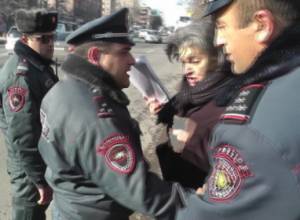 Спустя пять лет обещание Сержа Саргсяна не выполнено: акция около президентской резиденции