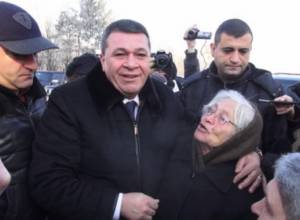 В Ераблуре женщина упрекала журналистов