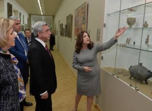 Serzh Sargsyan visits museum and national gallery in Yerevan