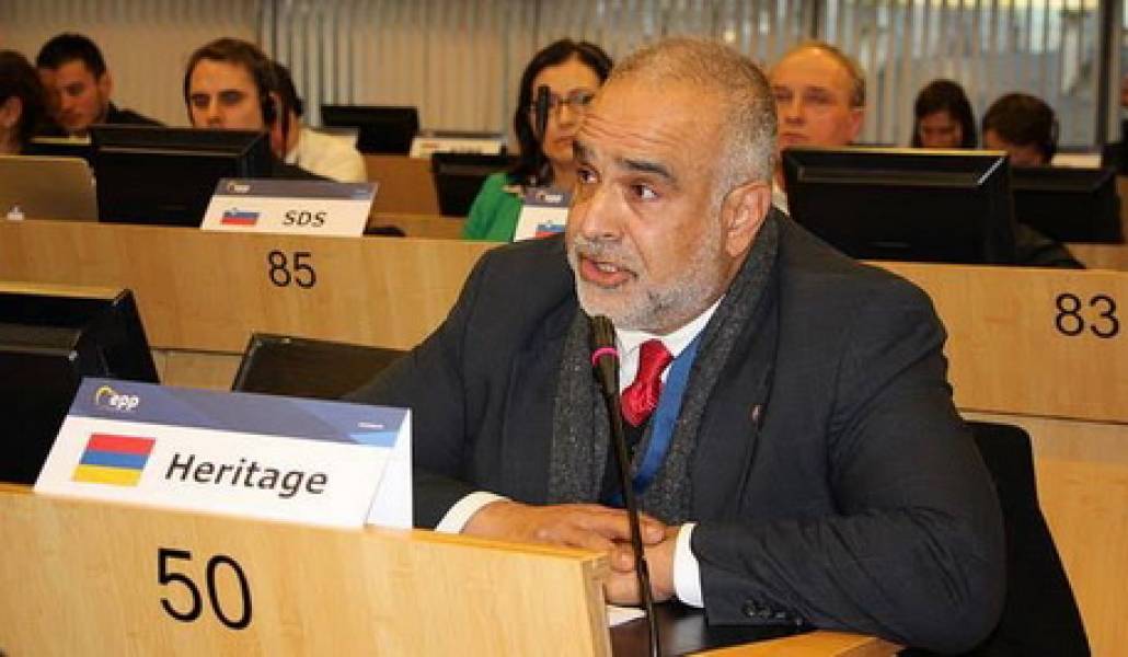 a4bdf874-1ab3-4572-84f9-810d66989631