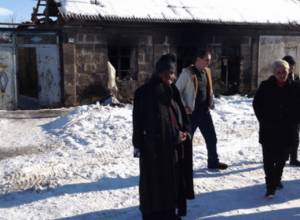 Две пожилые сестры оказались на улице: “Центр Ширак”