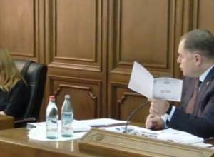 Hovhannes Sahakyan says Postanjyan submitted diploma of non-state higher education institution