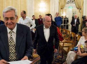 Sepp Blatter watched the game of Levon Aronian