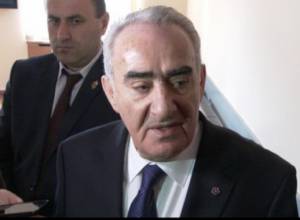 Галуста Саакяна переместили в больницу: news.am