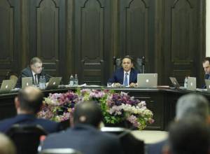 Два марзпета подали в отставку