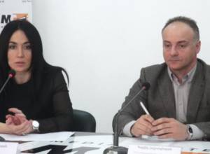 Риск бедности велик для женщин