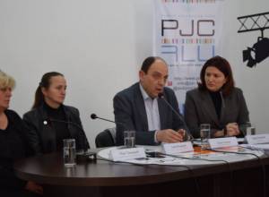 Live discussion: Ongoing investigation of deaths of soldiers who died in non-combat conditions