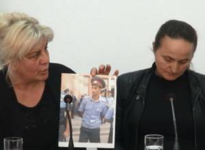 Bereaved parents want to know cause of their children's death