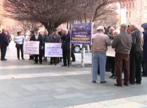 Жители - Тарону Маргаряну: "Меньше трать, чтобы народу хватало"