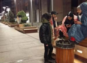 Молодые люди провели ночь на Северном проспекте