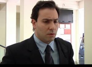 Судья отстранила защитников, но вроде бы забыла