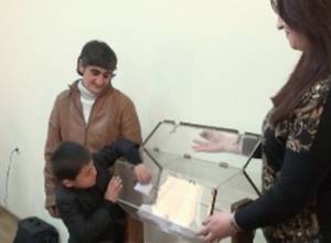 Another family in Gyumri receives apartment