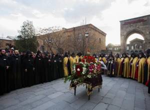 Թաղման կարգը Մայր Աթոռ Ս. Էջմիածնում (լուսանկարներ)