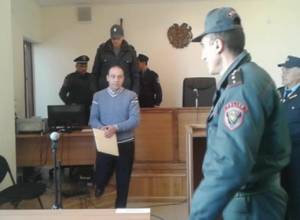 Մհեր Ենոքյանը պատիվ է պահանջում