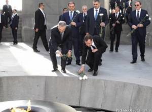 Dmitry Medvedev visits Tsitsernakaberd Memorial Complex