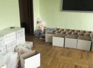 Զրահաբաճկոն, քնապարկեր եւ թիկնոցներ՝ սահման մեկնած կամավորներին