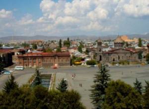 Russian officials visit Russian 102nd military base in Gyumri