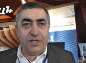 A. Rustamyan: Davutoğlu bored everybody