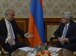 Serzh Sargsyan receives France’s Secretary of State for European Affairs Harlem Desir