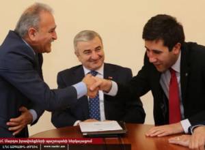 Рубена Меликяна представили аппарату офиса